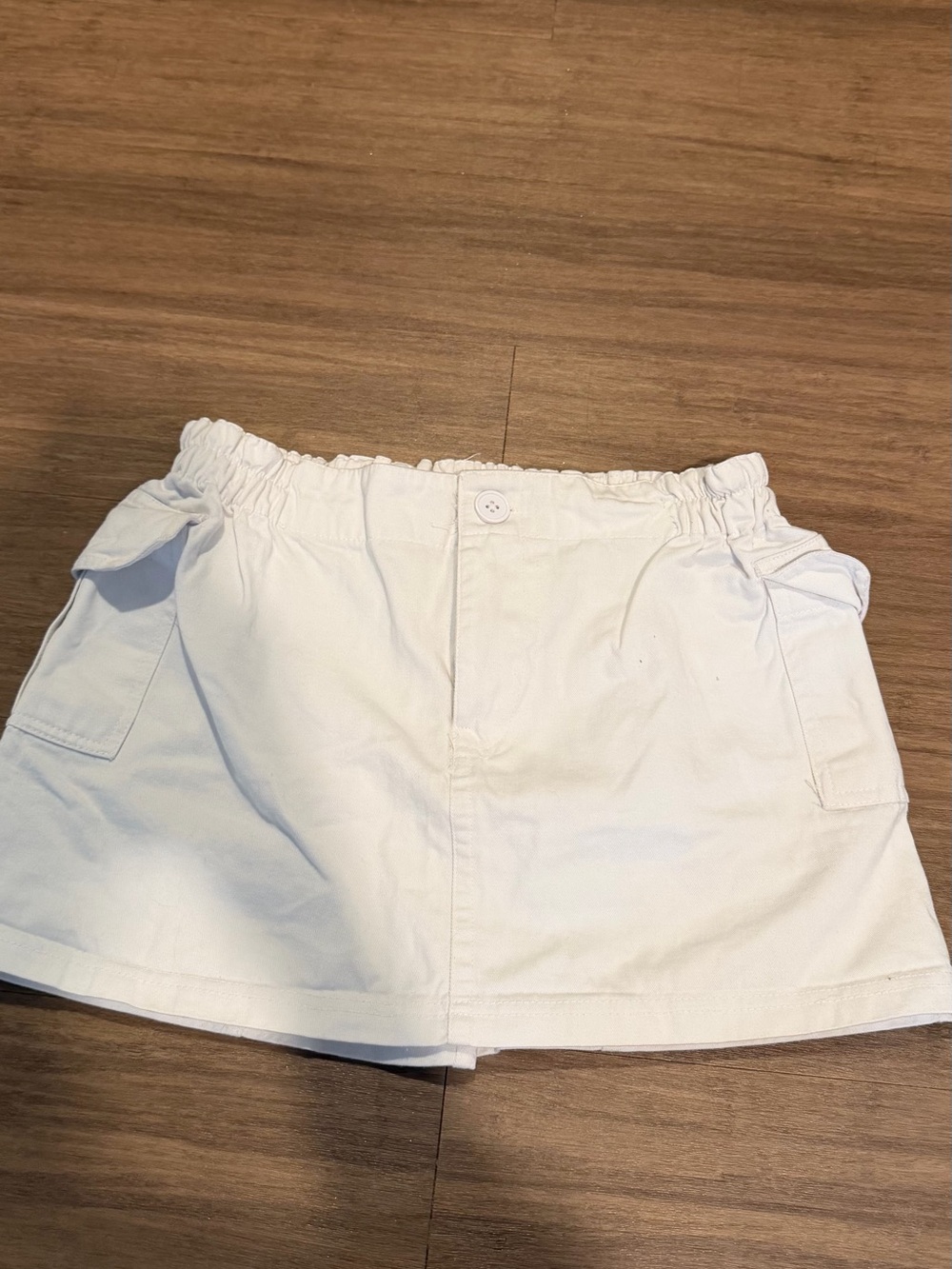 PrettyLittleThing White Elastic Waist Shorts